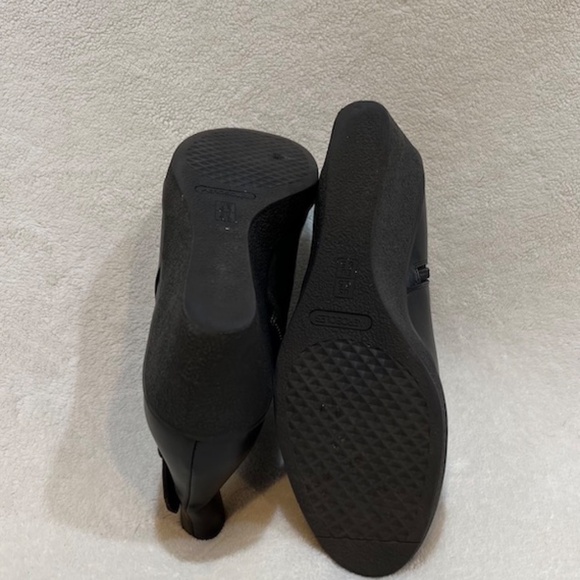 Aerosoles Wedge Ankle Bootie - Picture 4 of 4